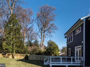 1022 Hillcrest Drive SW, Vienna VA 22180