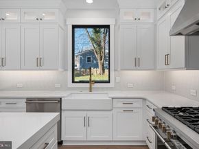 1022 Hillcrest Drive SW, Vienna VA 22180