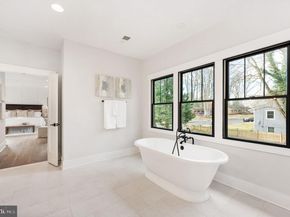1022 Hillcrest Drive SW, Vienna VA 22180