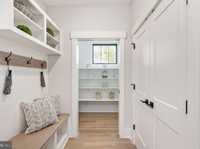 1022 Hillcrest Drive SW, Vienna VA 22180