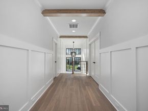 1022 Hillcrest Drive SW, Vienna VA 22180