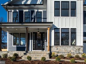 1022 Hillcrest Drive SW, Vienna VA 22180