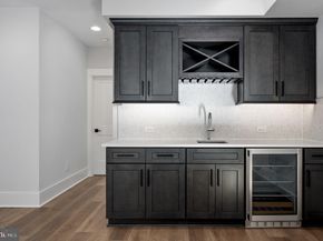 1022 Hillcrest Drive SW, Vienna VA 22180