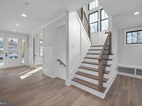 1022 Hillcrest Drive SW, Vienna VA 22180