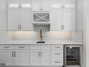 1022 Hillcrest Drive SW, Vienna VA 22180