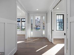 1022 Hillcrest Drive SW, Vienna VA 22180