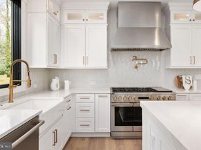 1022 Hillcrest Drive SW, Vienna VA 22180