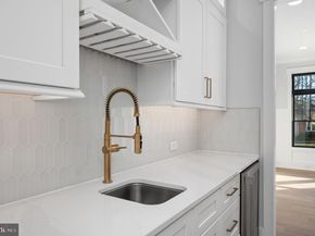 1022 Hillcrest Drive SW, Vienna VA 22180