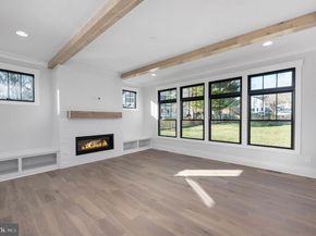 1022 Hillcrest Drive SW, Vienna VA 22180