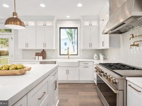 1022 Hillcrest Drive SW, Vienna VA 22180