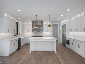 1022 Hillcrest Drive SW, Vienna VA 22180