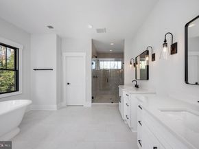 1022 Hillcrest Drive SW, Vienna VA 22180