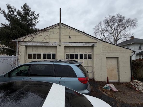 6 N Brighton Avenue, Upper Darby PA 19082