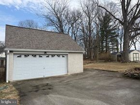 902 Eisenhower Avenue, Woodlyn PA 19094