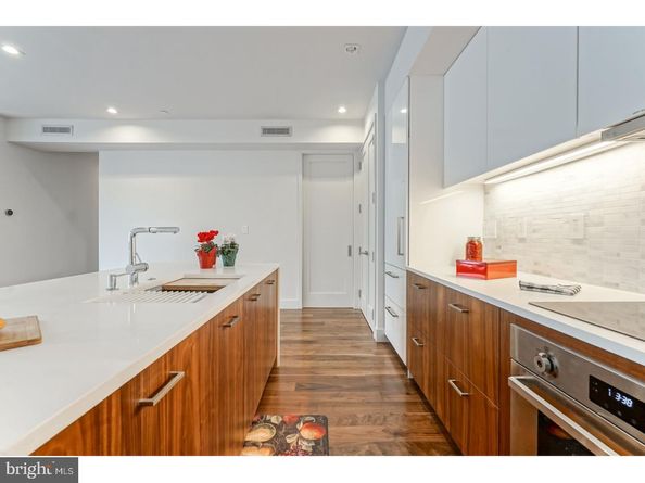 621 S 24TH Street 210, Philadelphia PA 19146