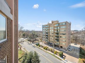 1515 S Arlington Ridge Road 703, Arlington VA 22202
