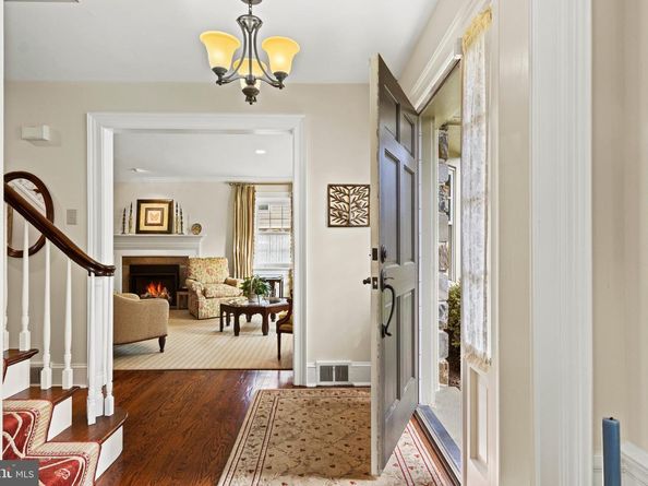 8 Cedarbrook Road, Ardmore PA 19003