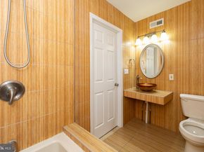 724 E Locust Avenue, Philadelphia PA 19144