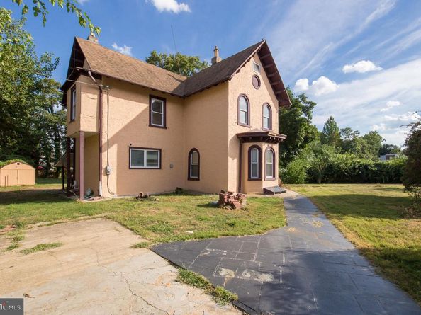 724 E Locust Avenue, Philadelphia PA 19144