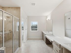 121 River Trail Circle 11, King Of Prussia PA 19406