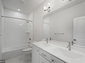 121 River Trail Circle 11, King Of Prussia PA 19406