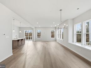 121 River Trail Circle 11, King Of Prussia PA 19406