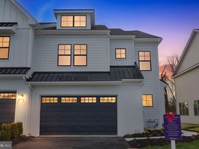 121 River Trail Circle 11, King Of Prussia PA 19406