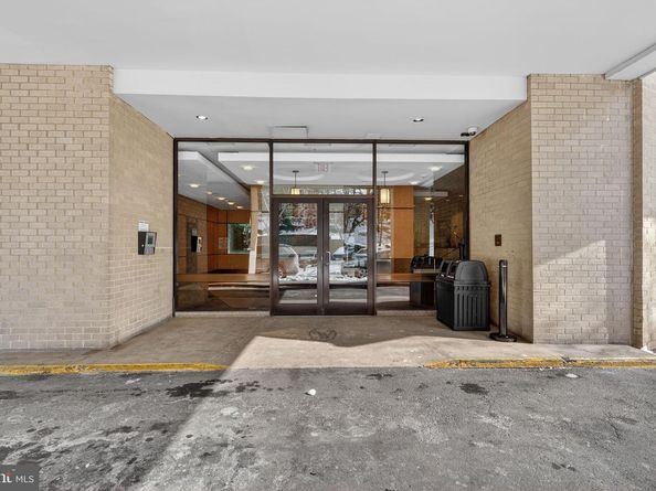 307 Yoakum Parkway 920, Alexandria VA 22304