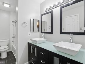 3309 Wyndham Circle 1172, Alexandria VA 22302