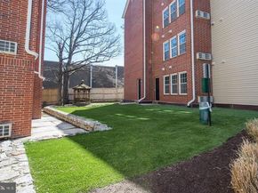 3309 Wyndham Circle 1172, Alexandria VA 22302