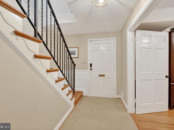 5721 Macarthur Boulevard NW, Washington DC 20016