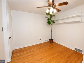 2204 Manning Street, Philadelphia PA 19103