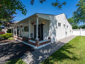 23 Maple Avenue, Hatboro PA 19040