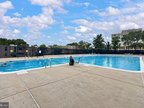 5300 Holmes Run Parkway 906, Alexandria VA 22304
