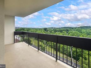 5300 Holmes Run Parkway 906, Alexandria VA 22304