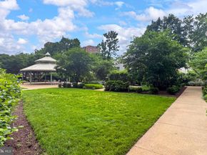 5300 Holmes Run Parkway 906, Alexandria VA 22304