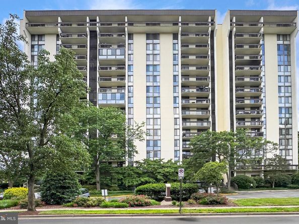 5300 Holmes Run Parkway 906, Alexandria VA 22304