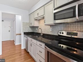 5300 Holmes Run Parkway 906, Alexandria VA 22304