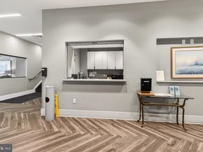 5300 Holmes Run Parkway 906, Alexandria VA 22304
