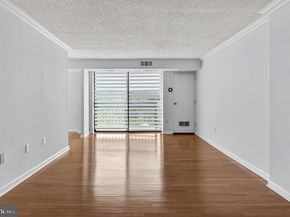 5300 Holmes Run Parkway 906, Alexandria VA 22304