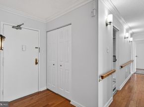 5300 Holmes Run Parkway 906, Alexandria VA 22304