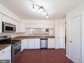 7579 Chrisland Cove, Falls Church VA 22042