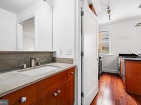 1121 24TH Street NW 300, Washington DC 20037