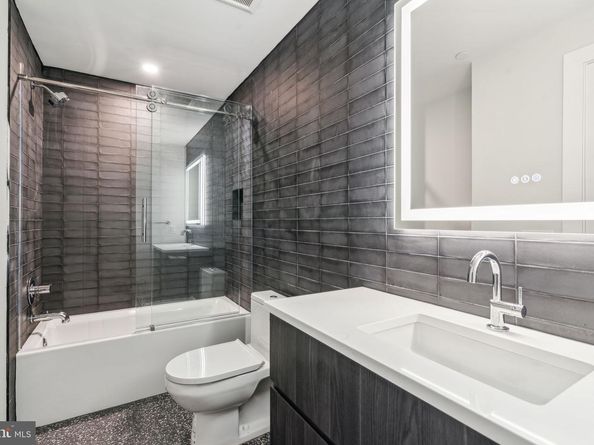 160 N 2nd Street 302, Philadelphia PA 19106