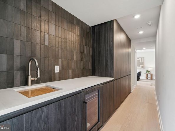 160 N 2nd Street 302, Philadelphia PA 19106