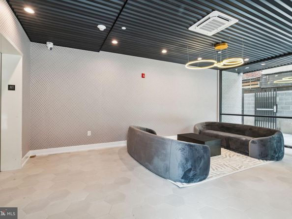 160 N 2nd Street 302, Philadelphia PA 19106