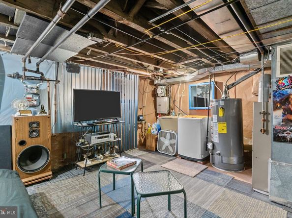 1920 S 16TH Street, Philadelphia PA 19145