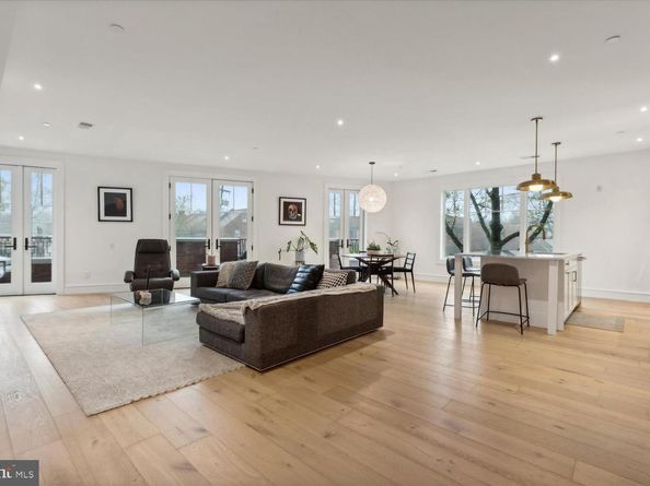 8100 Germantown Avenue A, Philadelphia PA 19118