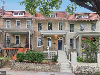 639 NW Columbia Road NW