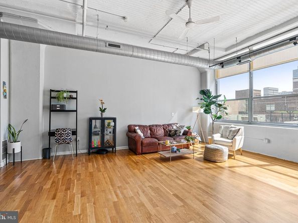 2200 Arch Street 409, Philadelphia PA 19103